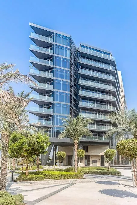 Peaceful And Spacious Apartment In Saadiyat Абу-Даби